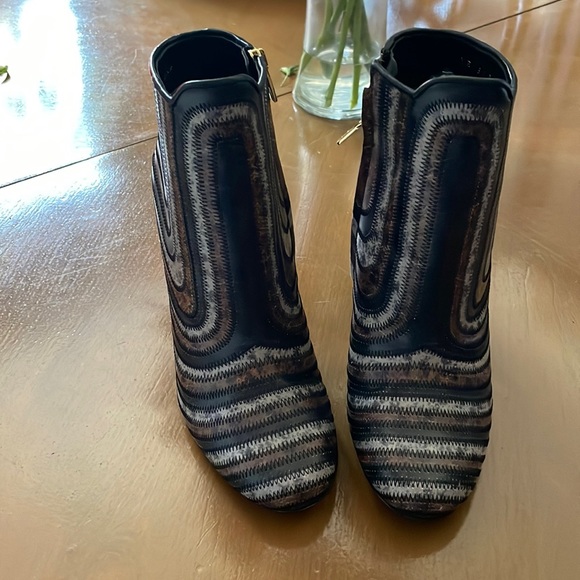 Ferragamo Booties that are stunning!